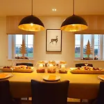 펜션 Charming Fens Family *