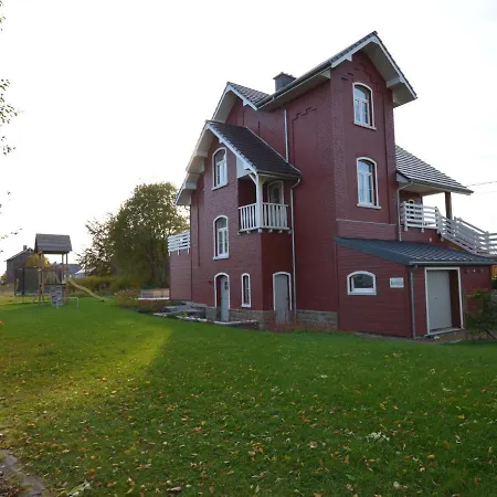 펜션 Charming Fens Family